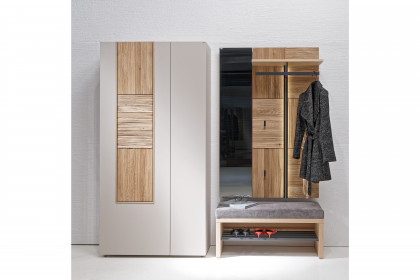 V/lacera coming von Voglauer - Garderobe in Taupe mit Vintage-Relief