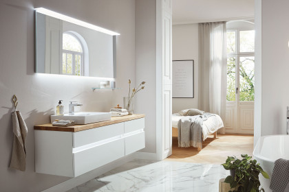 b·essence von puris - Badezimmer in Edelweiß matt