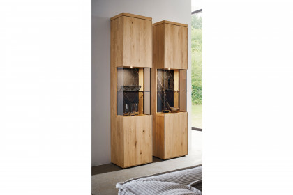 WM 2520 von Wöstmann - Vitrine aus massiver, soft gebürsteter Eiche