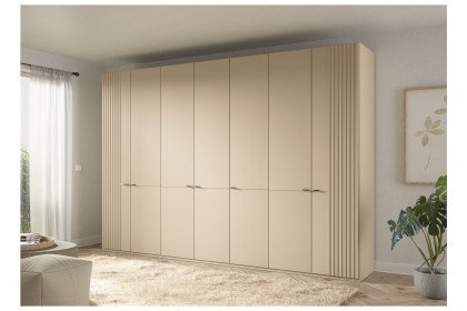 MR Isabelle von Musterring - Kleiderschrank 7-türig champagner