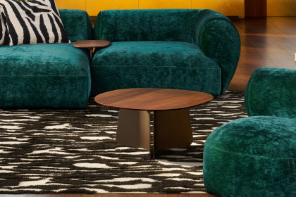 Maona von Bretz - Couchtisch amerikanischer Nussbaum/ indian brown