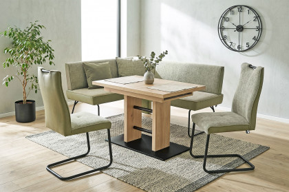 Game Plus von K+W Polstermöbel - Eckbank mit Stühlen und einem Esstisch