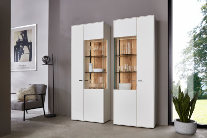 WM 2380 von Wöstmann - Vitrine 2er-Set in Weiß mit Eichenakzent