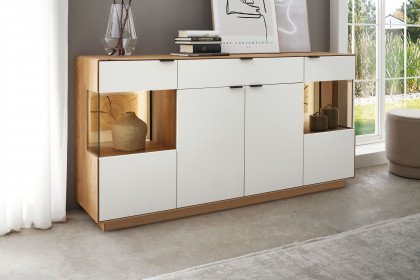 WM 2410 von Wöstmann - Sideboard Wildeiche mit Eckverglasung