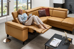 PN-EM23166 von Polinova - Ledersofa Variante rechts kurkuma