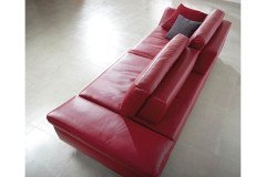 7474 von K+W Polstermöbel - Ledergarnitur rubin